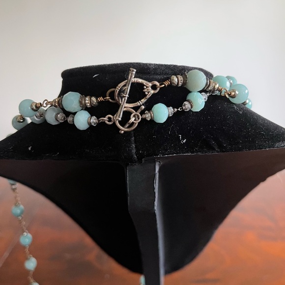 Set of 2 necklaces one chocker and one flapper length turquoise glass beads - Picture 3 of 3